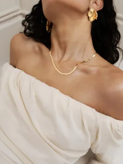 Coming Alive Of Sculpture Earrings