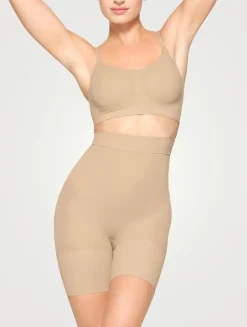 Everyday Sculpt High-Waisted Mid-Thigh Short