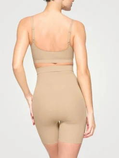 Everyday Sculpt High-Waisted Mid-Thigh Short