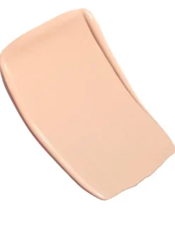 Illuminates - Hydrates - Protects