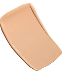 Illuminates - Hydrates - Protects