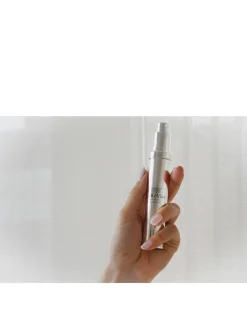 Intensité Volumizing Serum Ultime Targeted Skin Filler