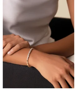 18K Gold Classic Diamond Cluster Bangle Bracelet