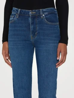 Le Sleek Straight Jeans