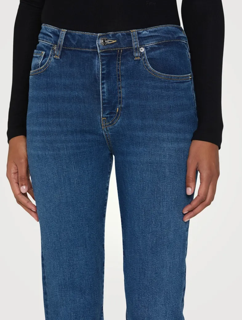 Le Sleek Straight Jeans