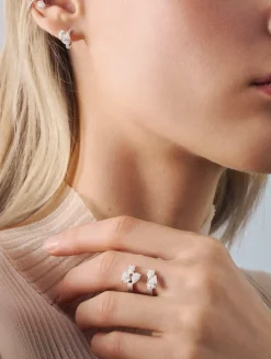 Right Serti Sur Vide 18K White Gold Hoop Earring With Diamonds