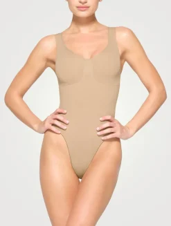 Seamless Sculpt Scoopneck Thong Bodysuit