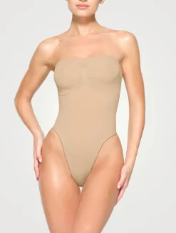 Seamless Sculpt Strapless Thong Bodysuit