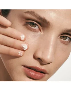 The New Moisturizing Soft Cream