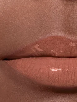 Ultra Wear Liquid Lip Colour