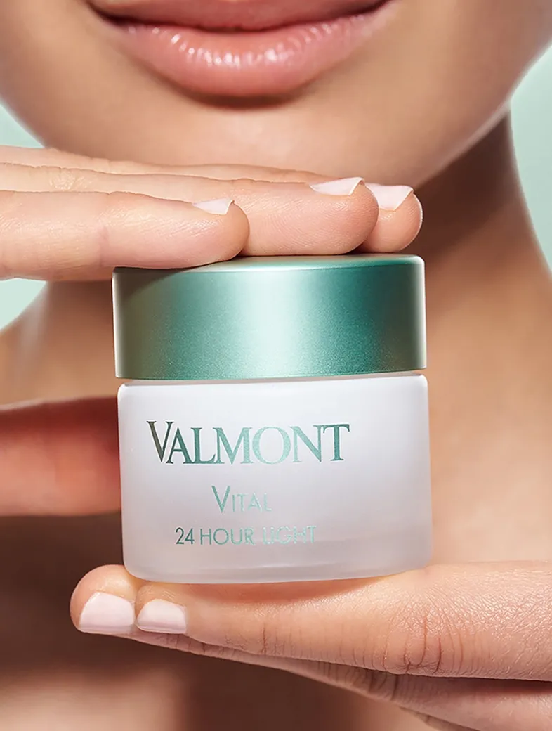 Vital 24 Hour Light Cream